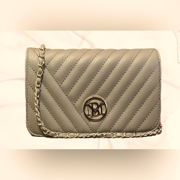Badgley Mischka Handbags - 🤎NWT🤎Luxury Badgley Mischka Taupe Crossbody Bag. $69RP